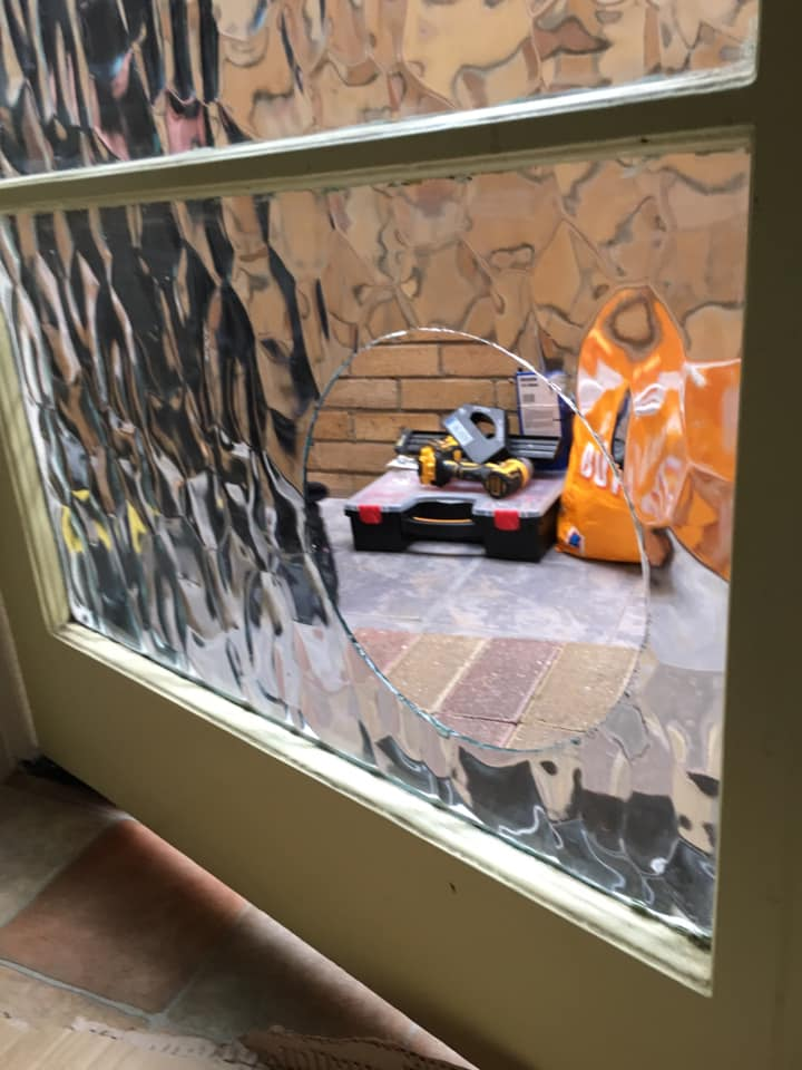 Round hole cut in Flemish patterned glass